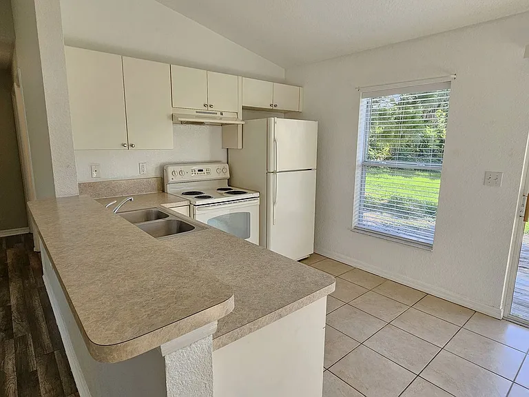 2856 Billberry St — Photo 7