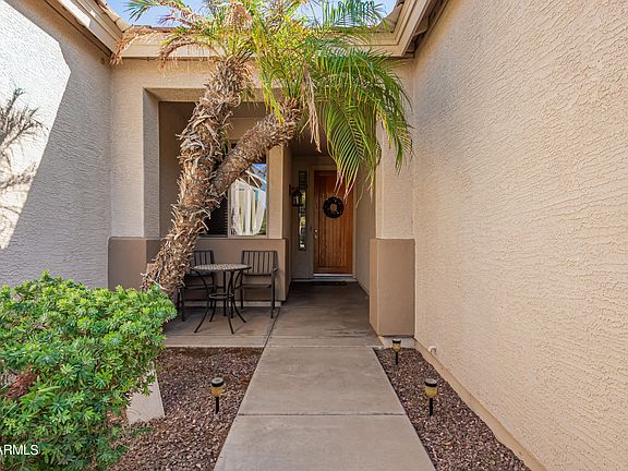 3rd image of 10405 W LA REATA Avenue