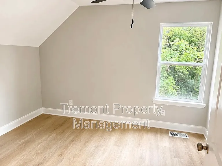 2708 E 21st St — Photo 5