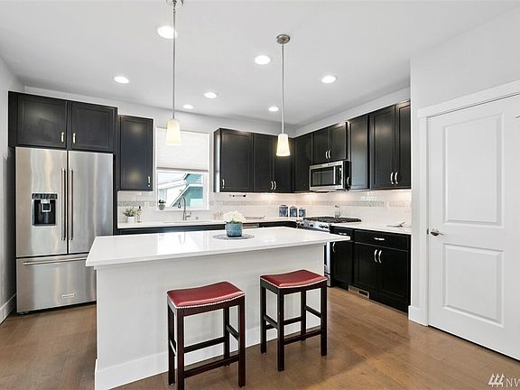 4th image of 3532 NE 145th St