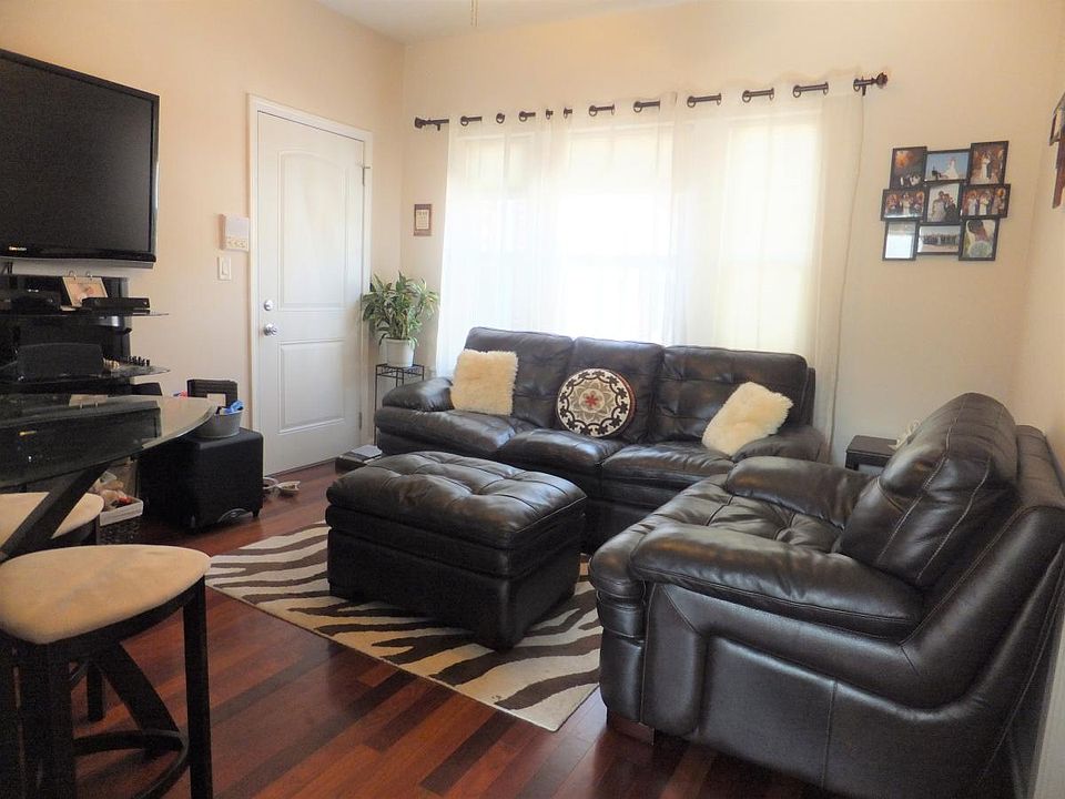 1st image of 4840 W Hutchinson St #2