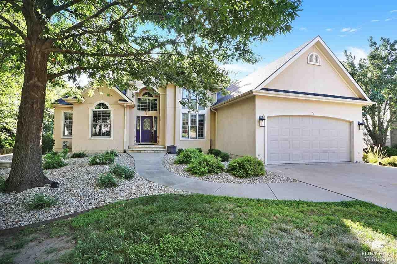 3700 Crossgate Cir, Manhattan, KS 66503 MLS 20231976 Zillow