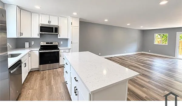 6 bed, 2200 sqft, $7,500 — Photo 4