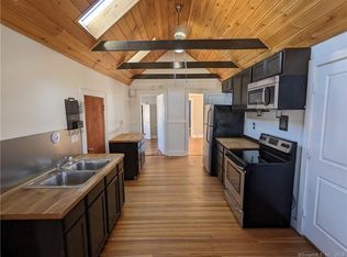 156 College St APT 3, Middletown, CT 06457