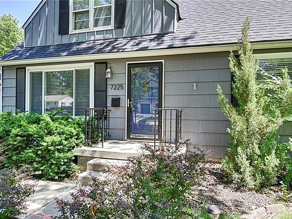 2nd image of 7225 Linden St