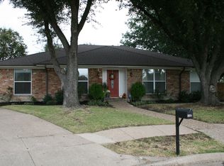 1304 Mount Vernon St, Ennis, TX 75119