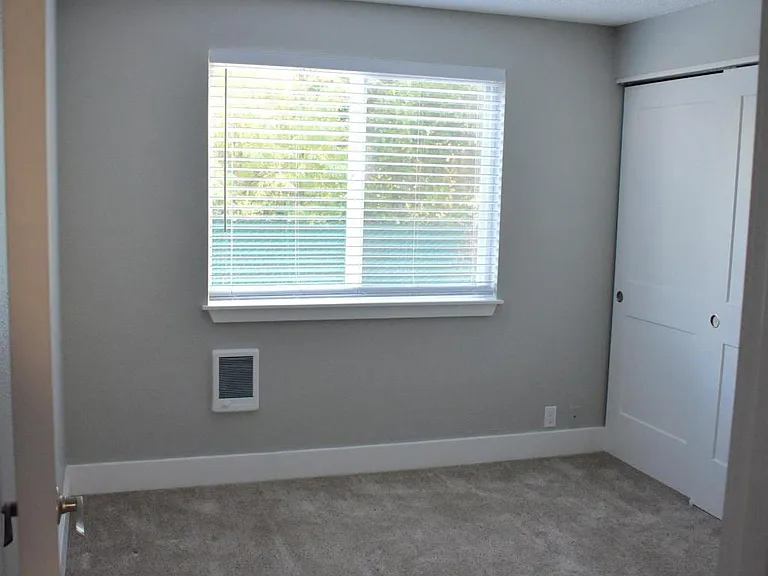 3110 NE Tide Ave — Photo 7