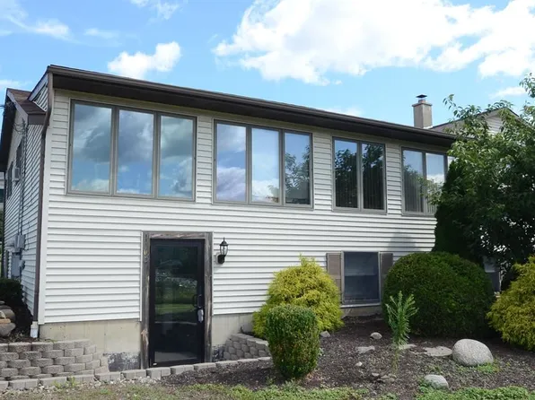 63 Colonial Dr, Horseheads, NY 14845