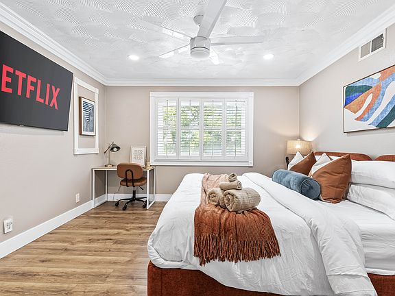 3rd image of 8641 Acapulco Cir