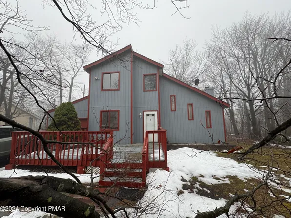 9193 Buttonwood Ct, Tobyhanna, PA 18466