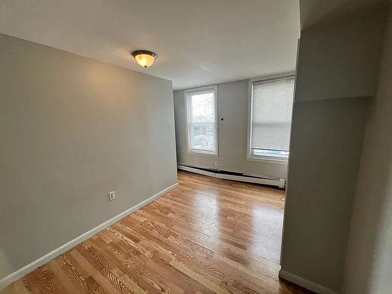 139 Chelsea St #2B — Photo 12