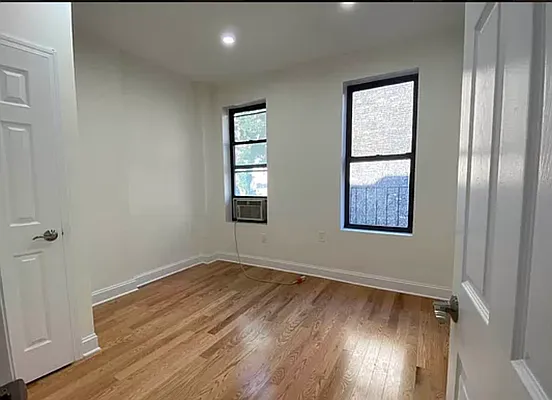 Rented by Urban Real Estate Property Group Inc | media 6