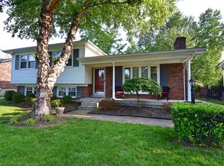 3800 Pinecroft Dr, Louisville, KY 40219