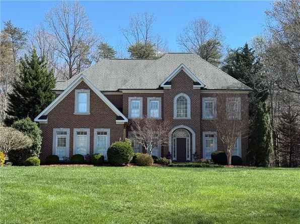 7626 Henson Forest Dr, Summerfield, NC 27358