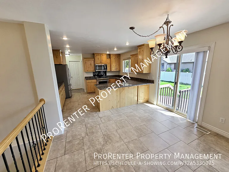 1911 S 1485 W — Photo 6