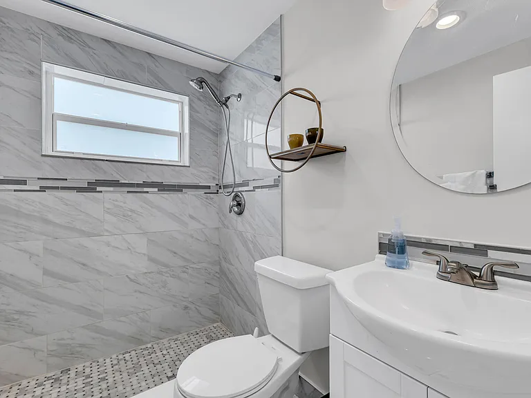 441 SE 1st Ave #2 — Photo 14