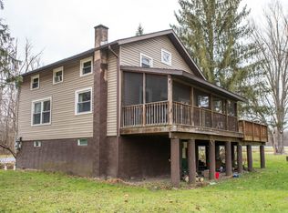 220 Crystal Beach Rd, Mill Hall, PA 17751