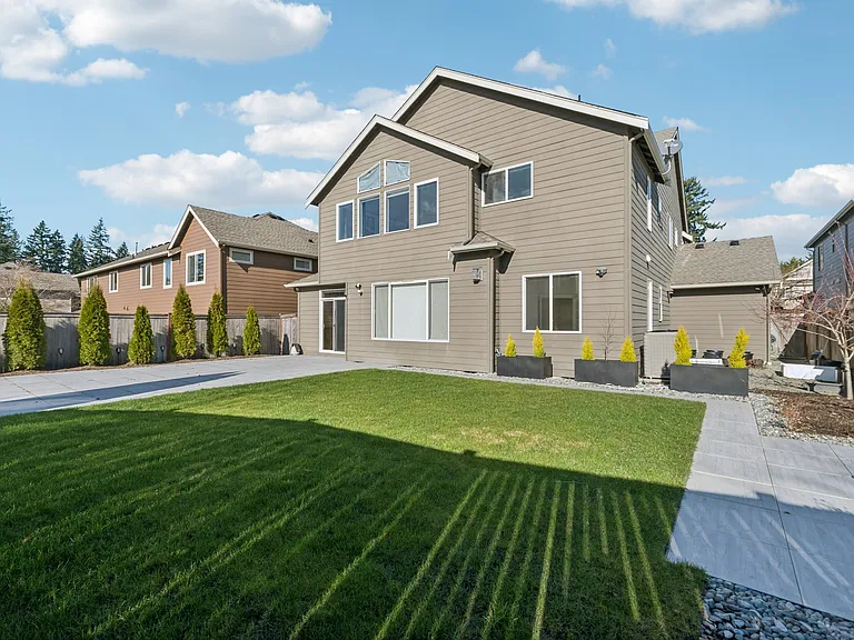 21011 SE 6th Pl — Photo 42