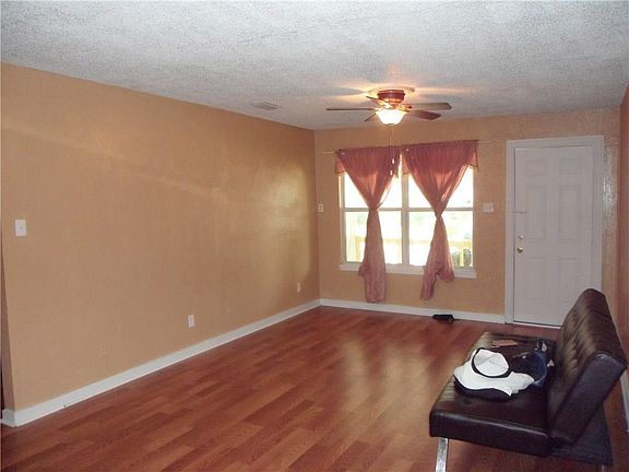 4th image of 1225 Gillette Dr