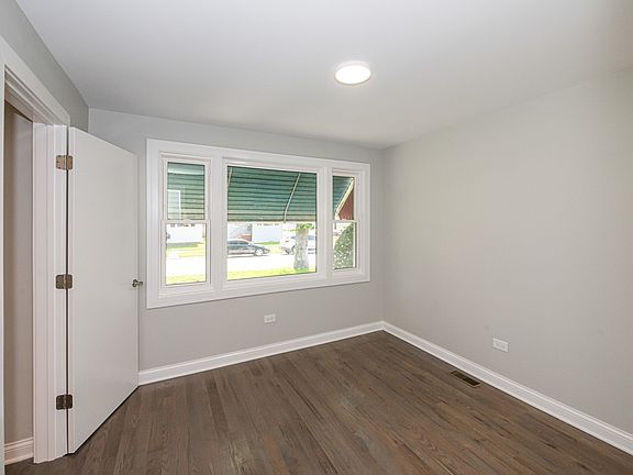 5th image of 244 Englewood Ave