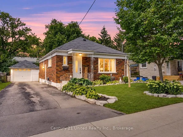 1055 Western Ave, Peterborough, ON K9J 5W5