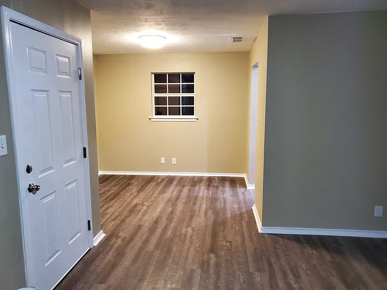 1208 Carolina St — Photo 6