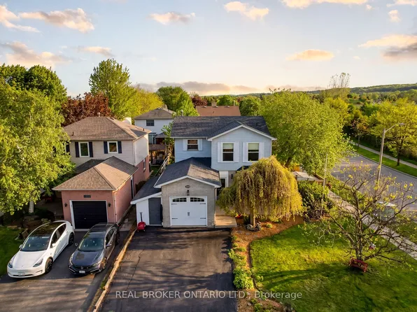 3260 Woodcroft Cres, Burlington, ON L7M 3K9