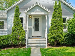 16 Moxley St, Ravena, NY 12143