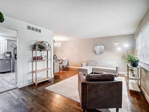 4th image of 1736 Collinsdale Ave