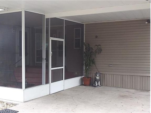 3rd image of 1547 Oak Ln