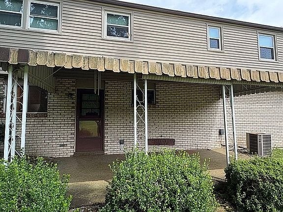 3rd image of 10 Cedarbrook Dr