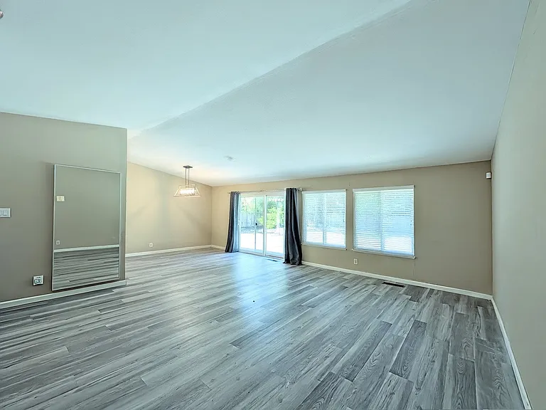 775 Park Hill Rd — Photo 9
