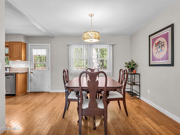 5th image of 141 London Court