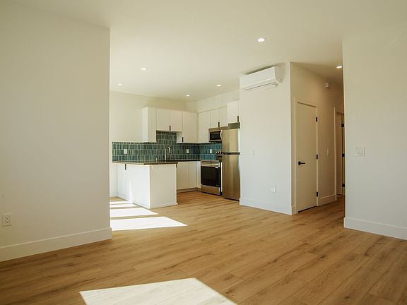 5th image of 818 24th St #2334-F
