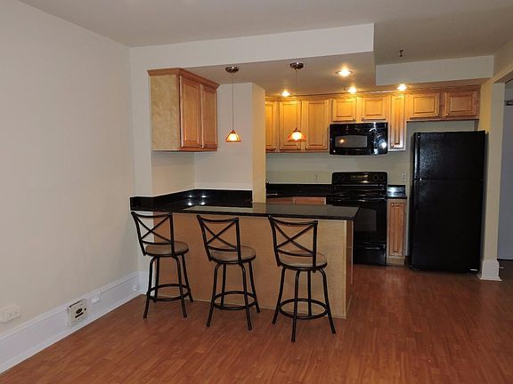3rd image of 1324 Locust St APT 206