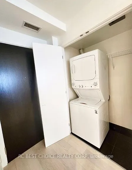 11 Yorkville Ave #5301 — Photo 7