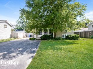 529 Apache Ave, Carpentersville, IL 60110