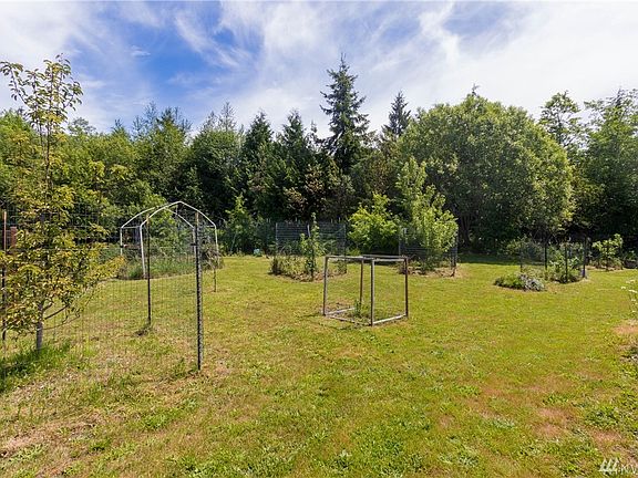 3rd image of 1003 Parkridge Dr