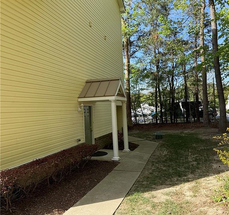 2nd image of 828 Skelton Way