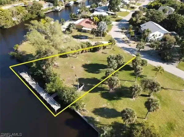 3542 Sea Holly Ln, Saint James City, FL 33956