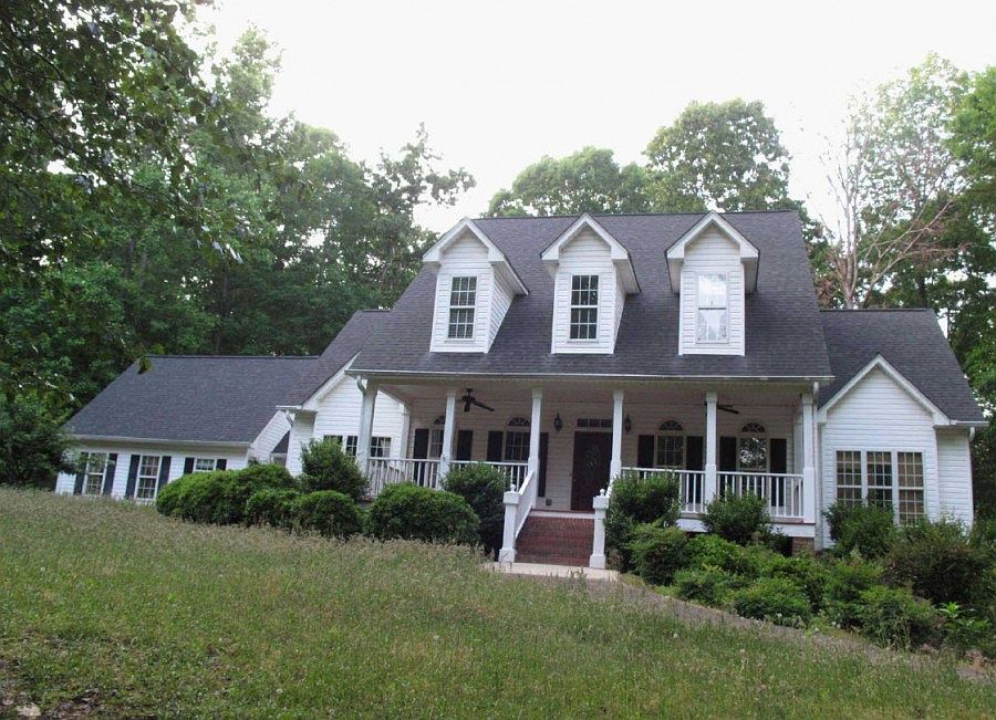 1st image of 214 Oak Grove Path