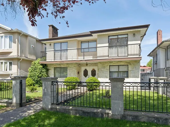 2581 E 3rd Ave, Vancouver, BC V5M 1H1