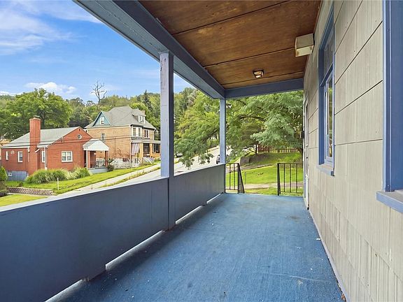 3rd image of 2334 Manor Ave