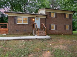 218 Lenoir Dr, Eden, NC 27288