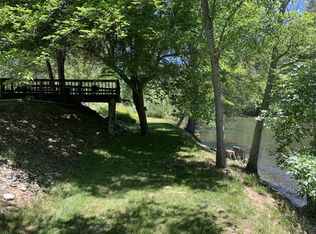 380 Reo Ln, Douglas City, CA