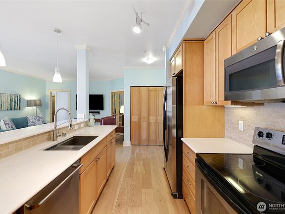 5th image of 1501 Tacoma Avenue S #212