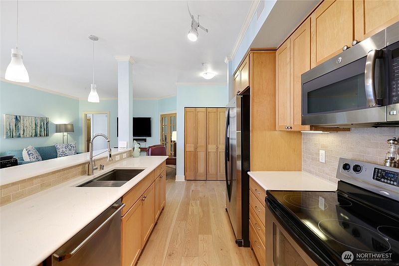 5th image of 1501 Tacoma Avenue S #212
