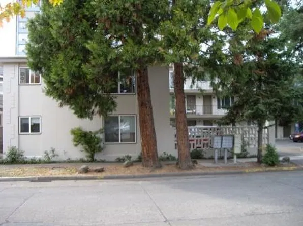 1350 Charnelton St APT 18, Eugene, OR 97401
