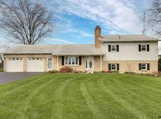 77 Wheatland Dr, Gettysburg, PA 17325