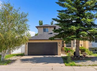 48 E Millview Way SW, Calgary, AB T2Y 2W5